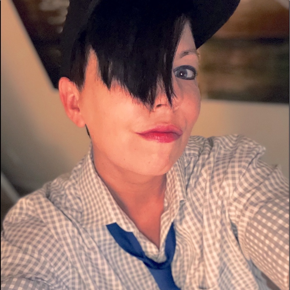 Meet your Posher, Carolyn